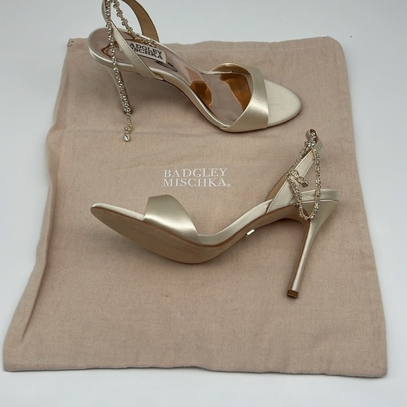 Badgley Mischka Tiffany Stiletto Glamour Ivory Rhinestone Ankle size 6 - Picture 3 of 12